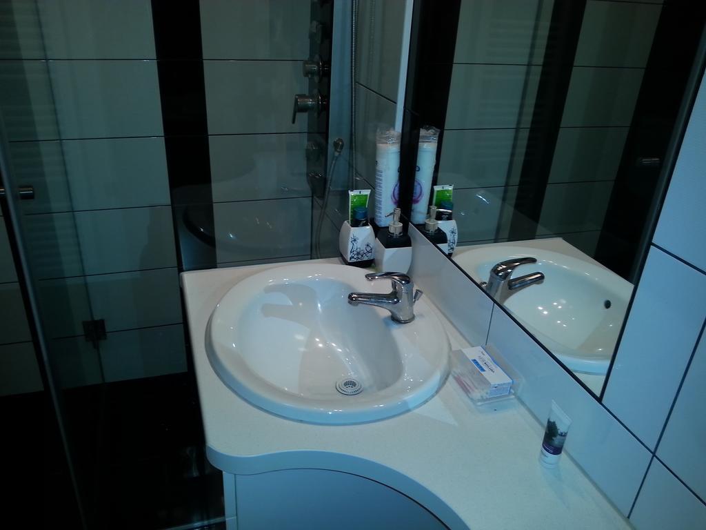 Apartment Viktor,Parking Osijek Luaran gambar