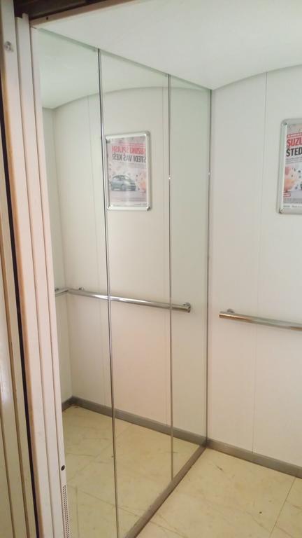 Apartment Viktor,Parking Osijek Luaran gambar