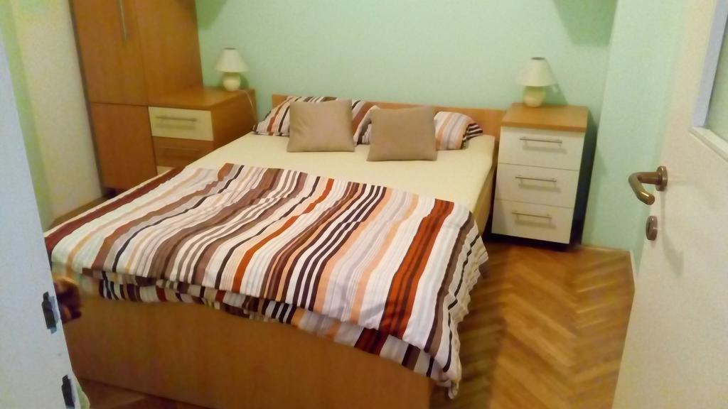 Apartment Viktor,Parking Osijek Luaran gambar