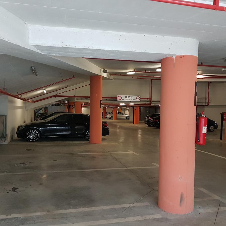 Apartment Viktor,Parking Osijek Luaran gambar