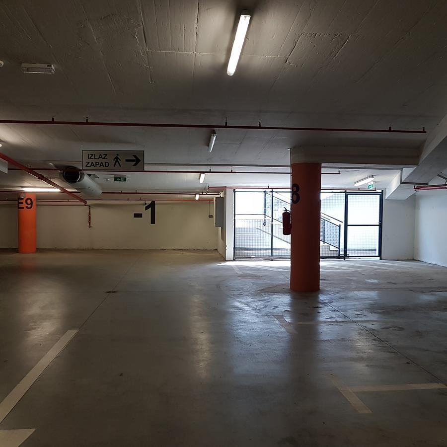 Apartment Viktor,Parking Osijek Luaran gambar